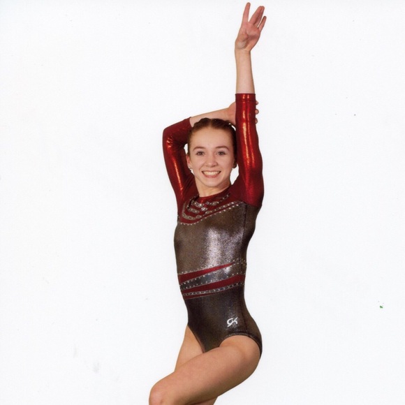 Meet your Posher, Nicole - Picture 3 of 3